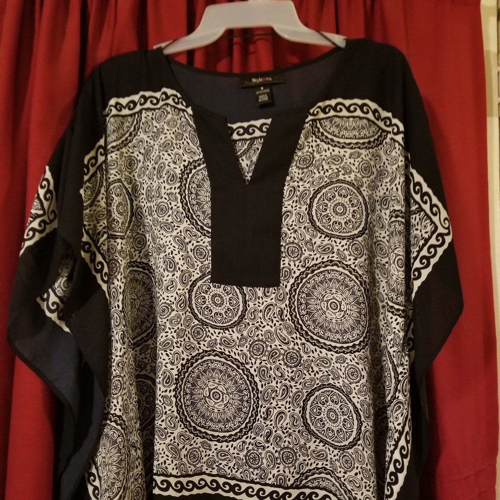 Navy blue paisley flowy top